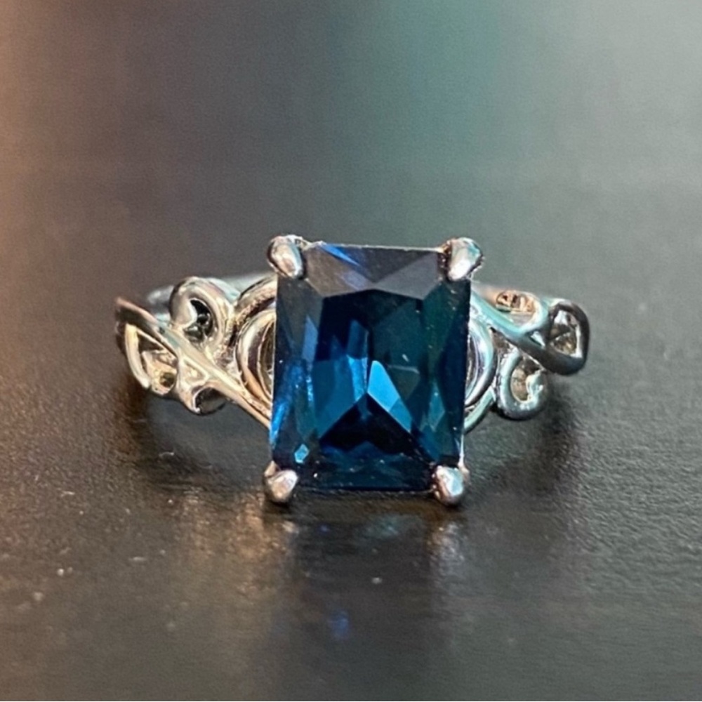 Fragrant Jewels Rectangle Ring Blue/Silver- Size 6.